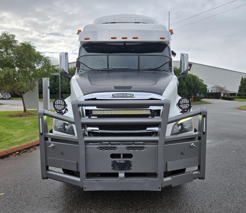 2021 Freightliner Cascadia 126 