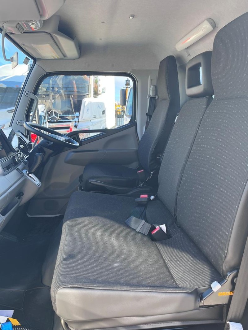 2025 Fuso Canter 515 PANTECH AND LOADER 