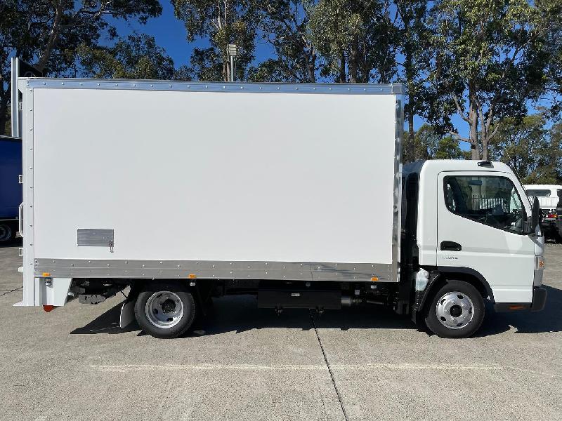 2023 Fuso Canter 515 