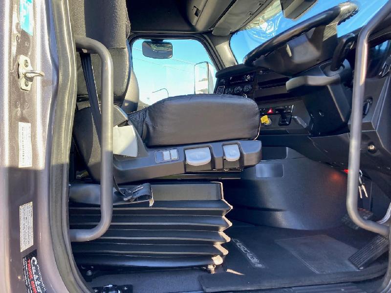 2019 Freightliner Cascadia 126 Cascadia 126 