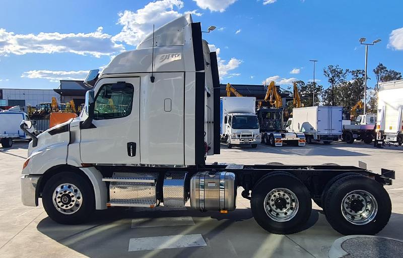 2023 Freightliner Cascadia 116 