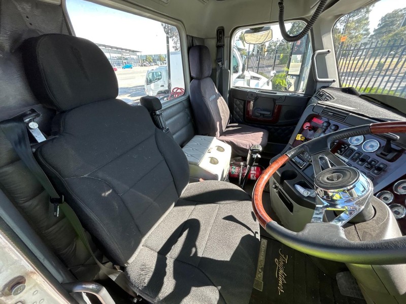 2019 Freightliner Coronado 114 