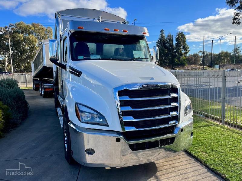 2024 Freightliner Cascadia 126 Tipper 