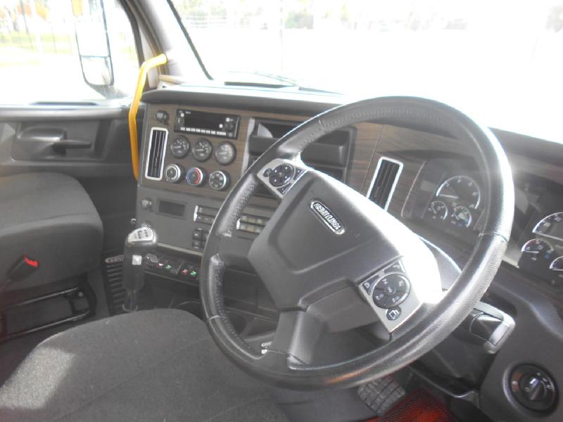2023 Freightliner Cascadia 126 Tipper 
