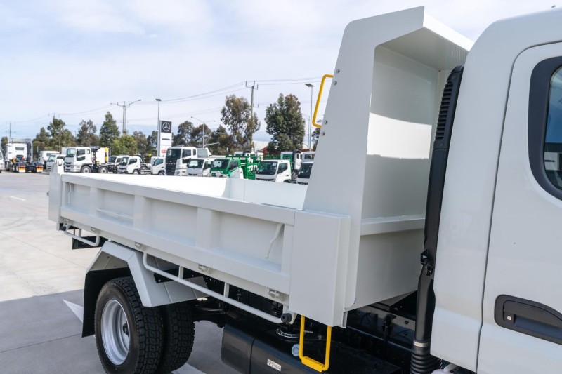 2024 Fuso Canter 815 Wide TIPPER AMT CANTER 815 TIPPER 