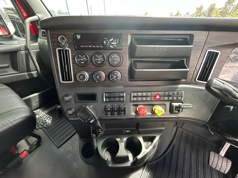 2021 Freightliner Cascadia 126 36 XT bunk 