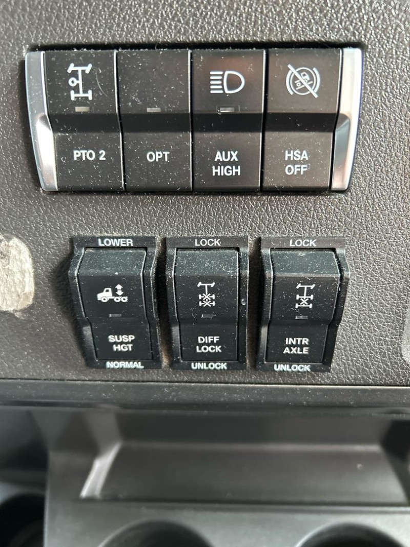 2022 Freightliner Cascadia 126 110T 48 Bunk 