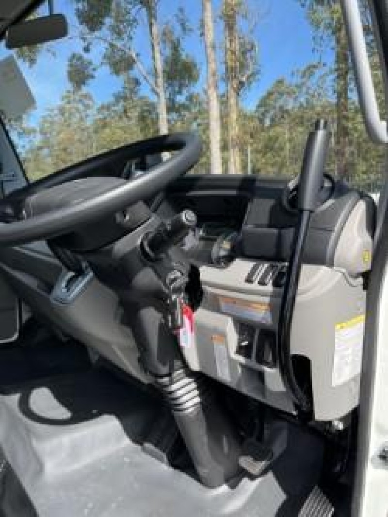 2025 Fuso Canter 815 