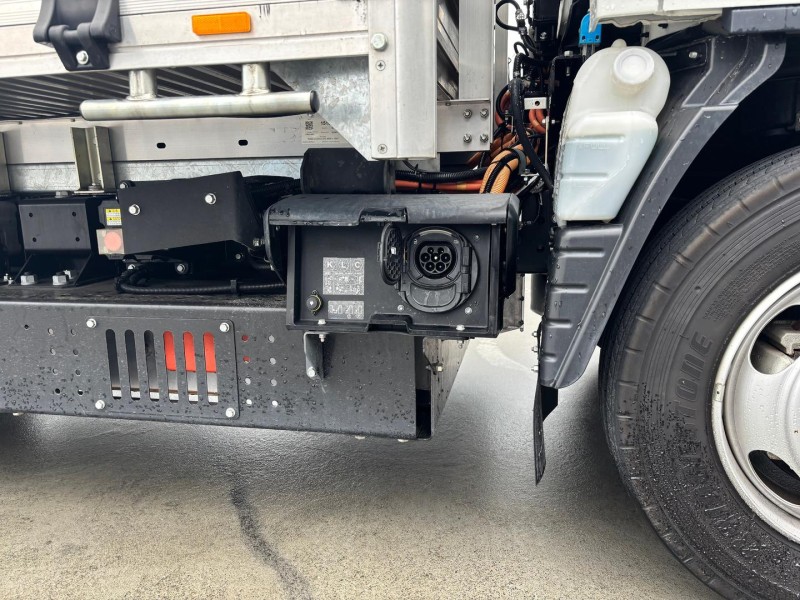 2024 Fuso eCanter e615 Heavy Duty Alloy Tray 