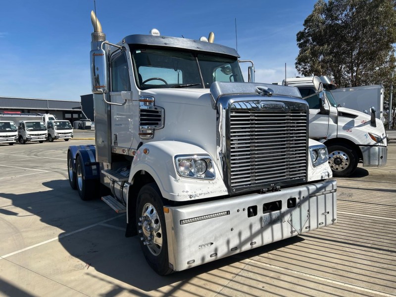 2019 Freightliner Coronado 114