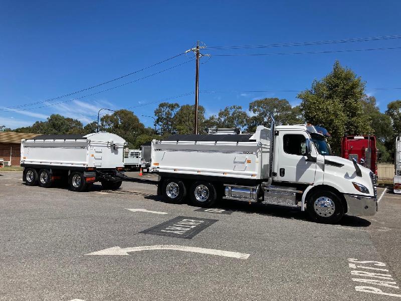 2024 Freightliner Cascadia 116 Tipper