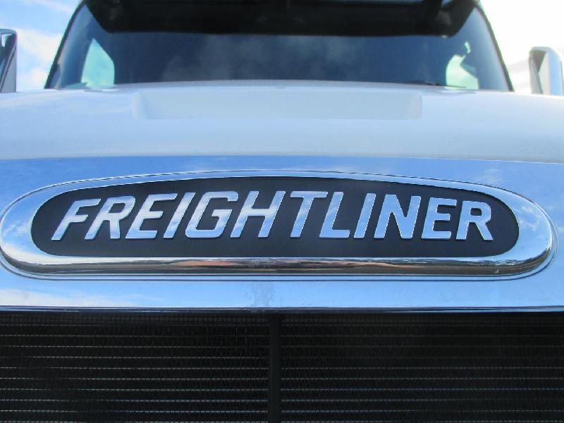 2024 Freightliner Cascadia 126 
