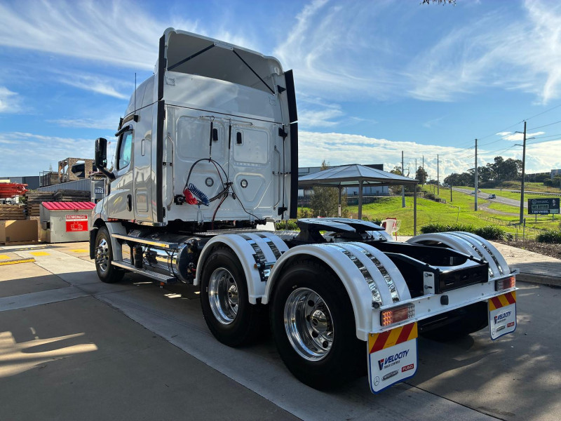 2024 Freightliner Cascadia 116 116 Cascadia 36 Inch Sleeper 