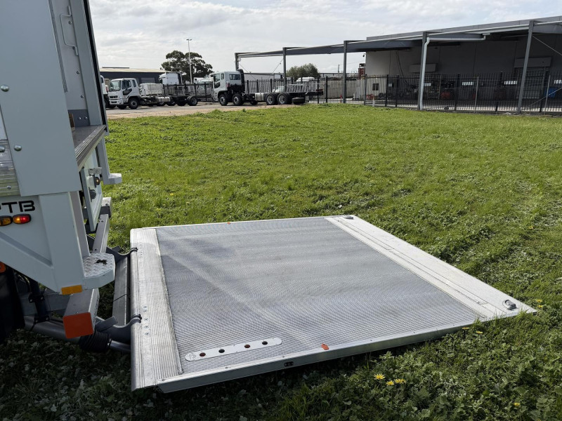 2025 Fuso Shogun FV84 400 14 Pallet Pantech with Tailgate 