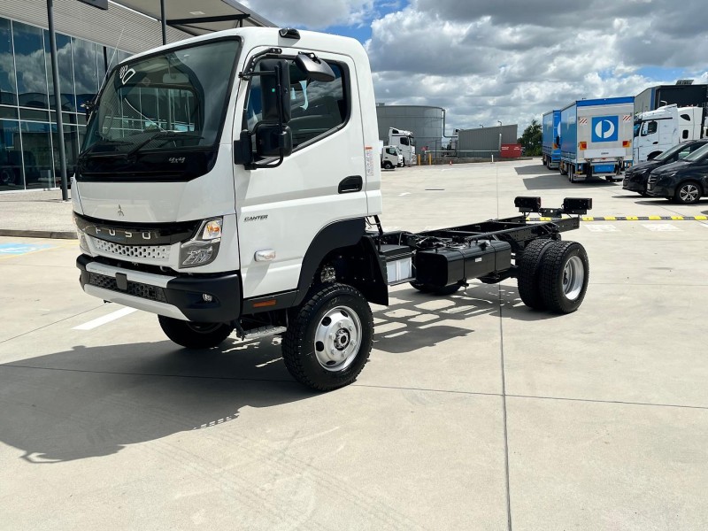 2026 Fuso Canter 4x4 CAB CHASSIS 