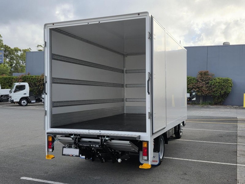 2025 Fuso Canter 515 PANTECH 