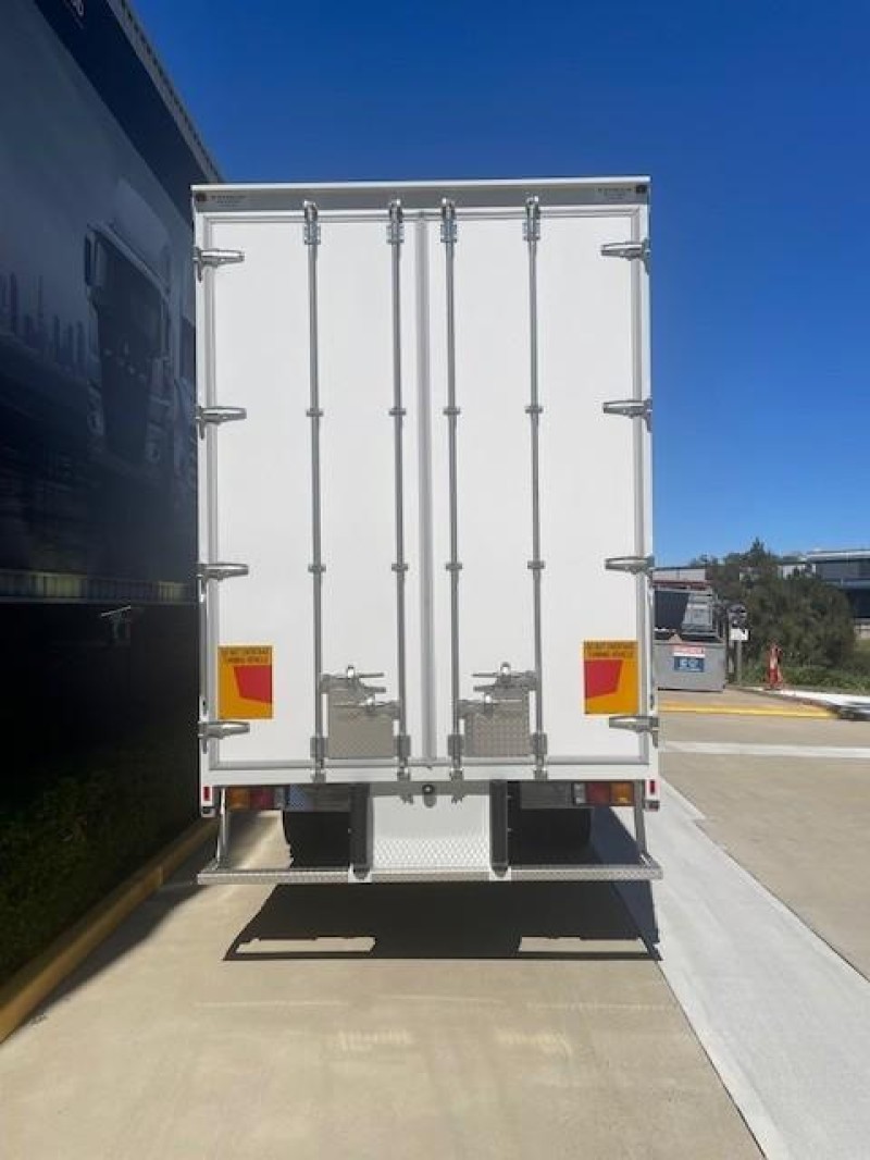 2024 Fuso Fighter 2427 Fighter 2427 Curtainsider 