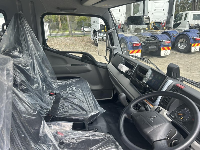 2025 Fuso Canter 815 