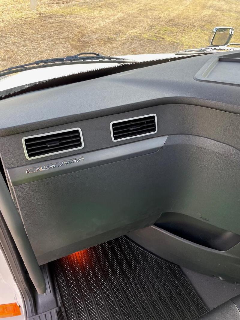 2024 Freightliner Cascadia 126