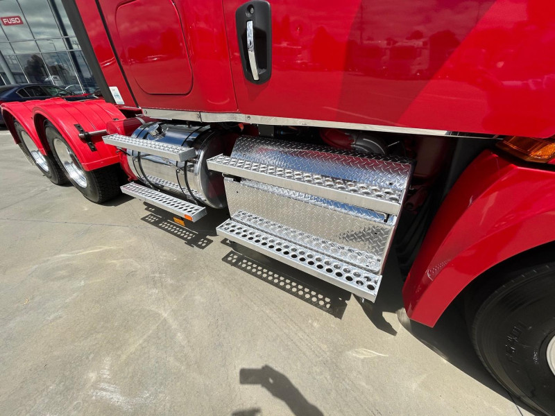 2021 Freightliner Cascadia 126 36 XT bunk 