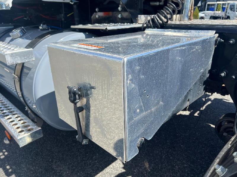 2024 Freightliner Cascadia 126 2024 Compliance Plated 