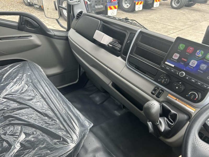 2025 Fuso Canter 815 