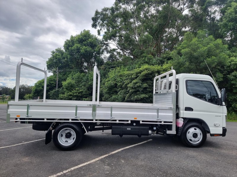 2025 Fuso Canter 515 