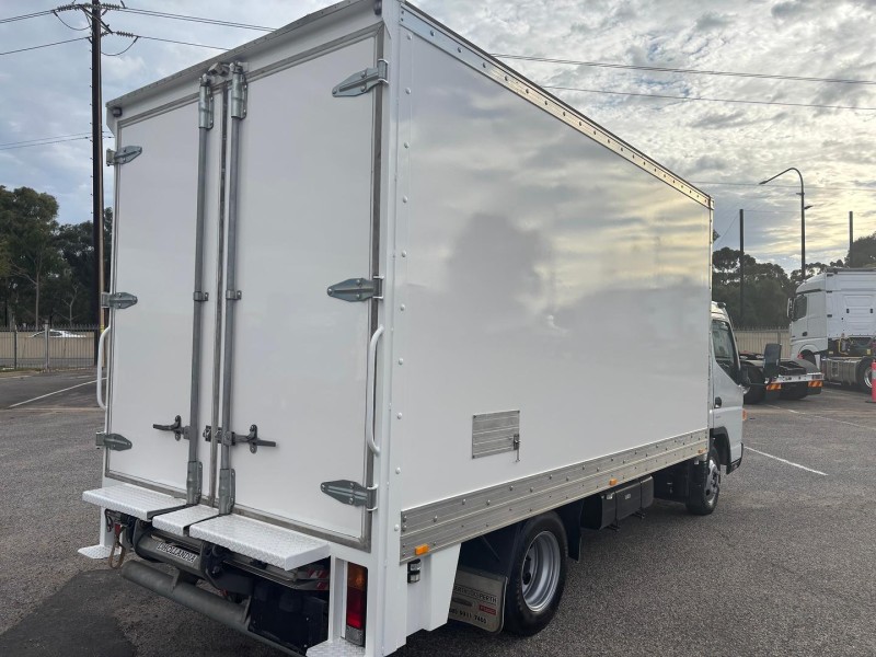 2021 Fuso Canter 515 Pantech with tailgate lifter 