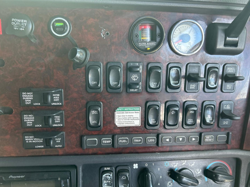 2017 Freightliner Argosy 101 