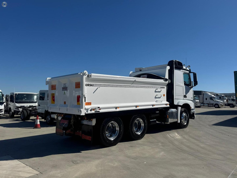 Velocity Truck Centers Australia
