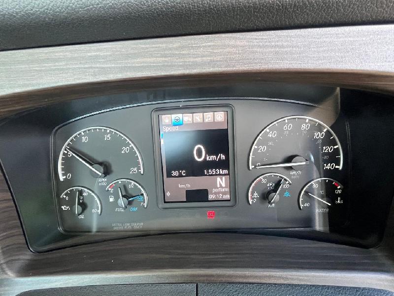 2023 Freightliner Cascadia 126 Ex Demo 