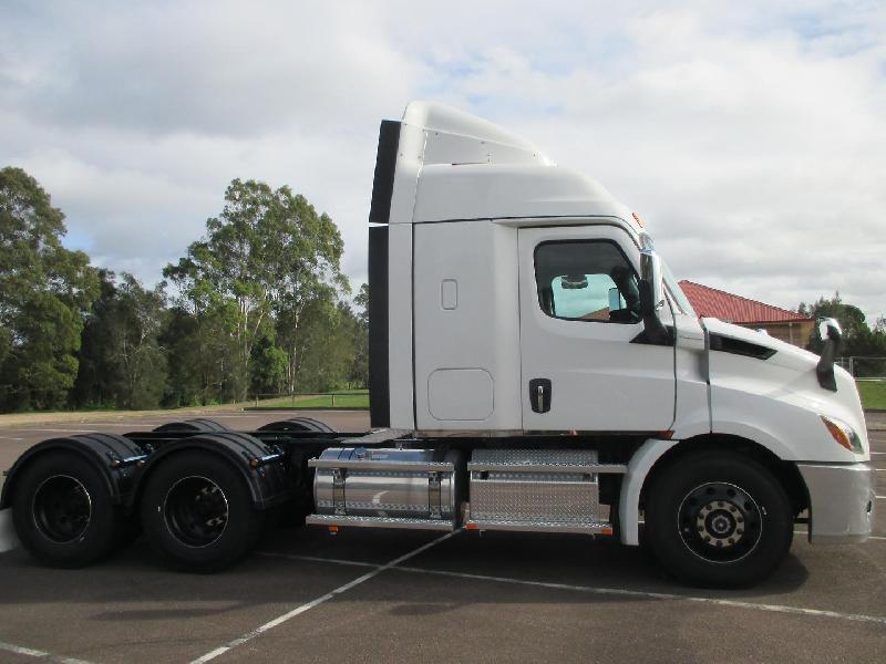 2024 Freightliner Cascadia 116 