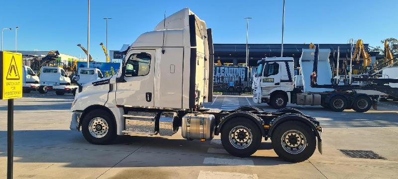 2024 Freightliner Cascadia 126 