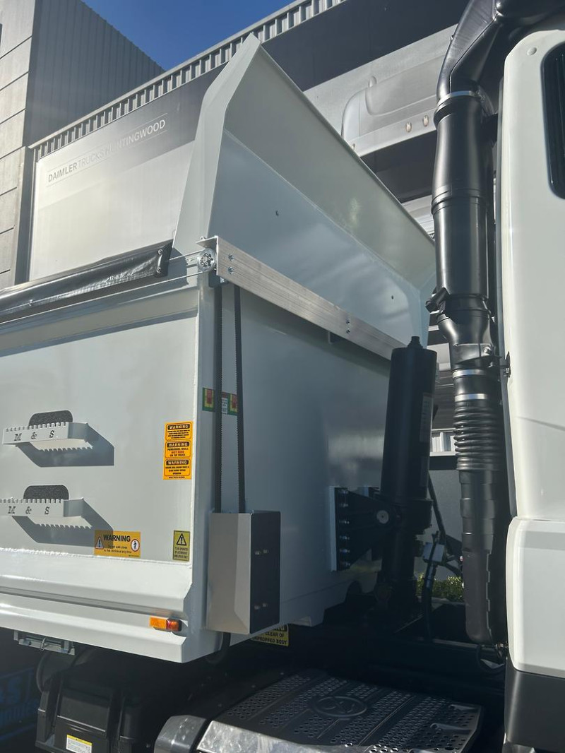 Velocity Truck Centers Australia