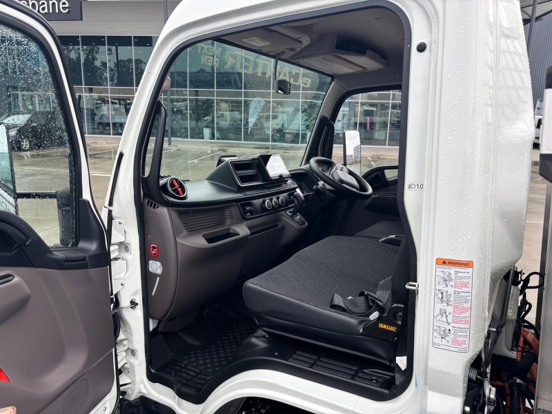 2024 Fuso eCanter e615 Heavy Duty Alloy Tray 