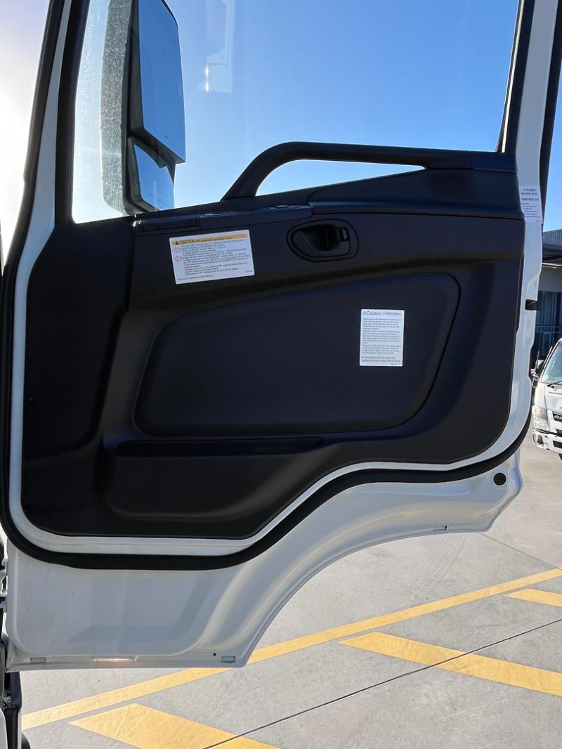 2026 Fuso Shogun FU84 360 14 PALLET CURTAINSIDE BODY AND LOADER 
