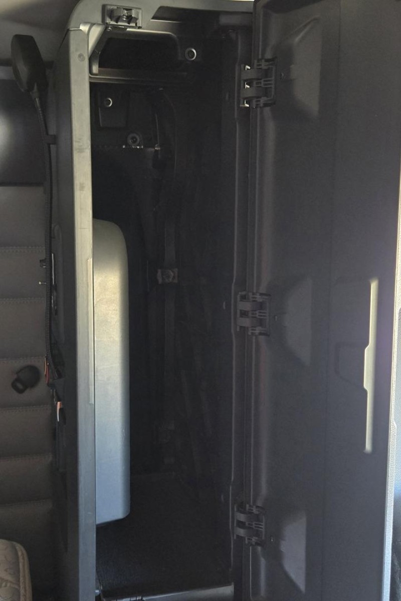 2020 Freightliner Cascadia INTEGRATED SINGLE SLEEPER 