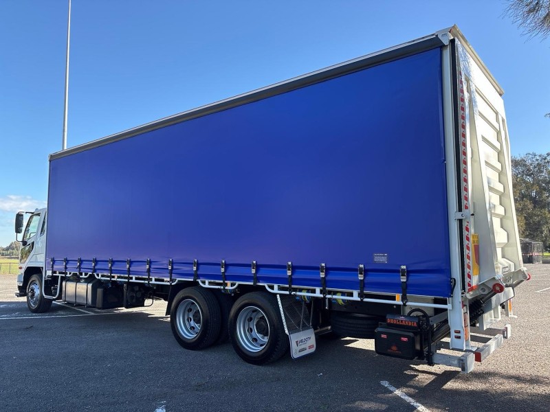 2025 Fuso Fighter 2427 TAUTLINER 