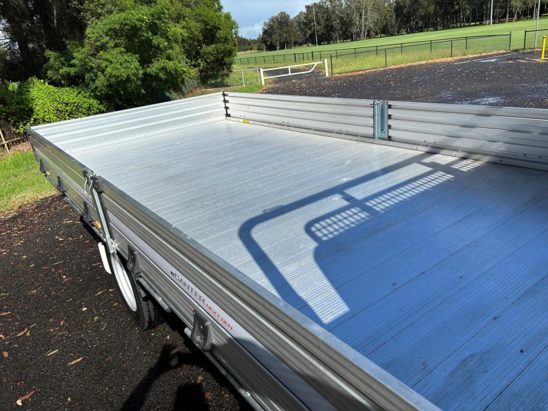 2024 Fuso eCanter e615 Car or Light Truck Licence rating available 