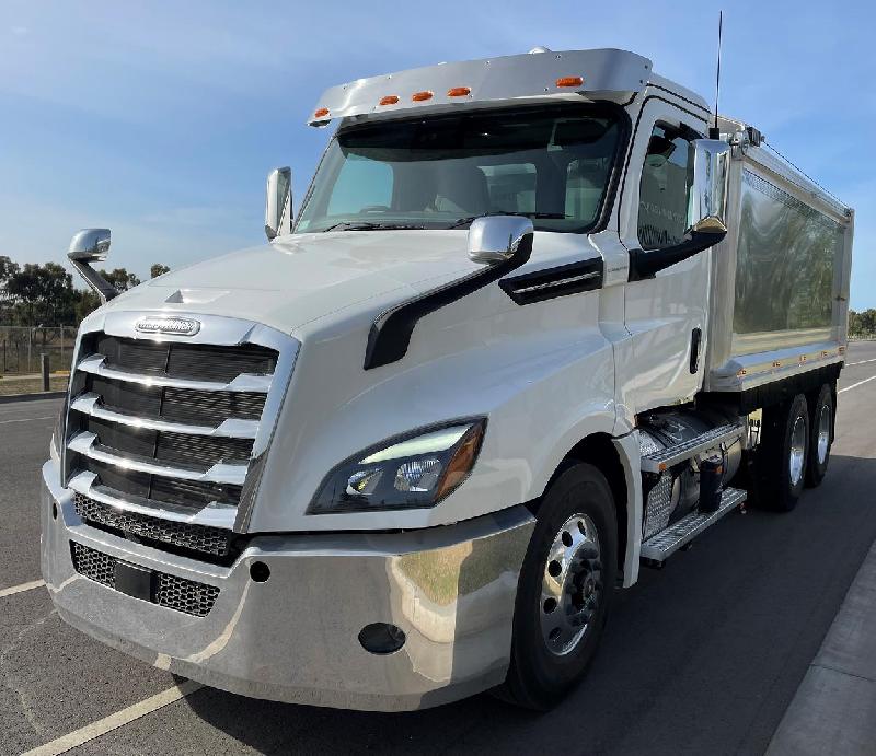 2024 Freightliner Cascadia 126 Tipper 