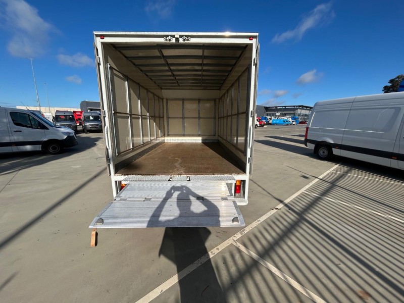 2021 Fuso Canter 515 Box Truck AUTO 