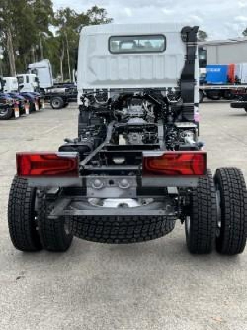 2026 Fuso Canter 4x4 