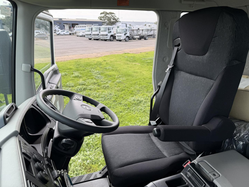 2025 Fuso Shogun FV84 400 14 Pallet Pantech with Tailgate 